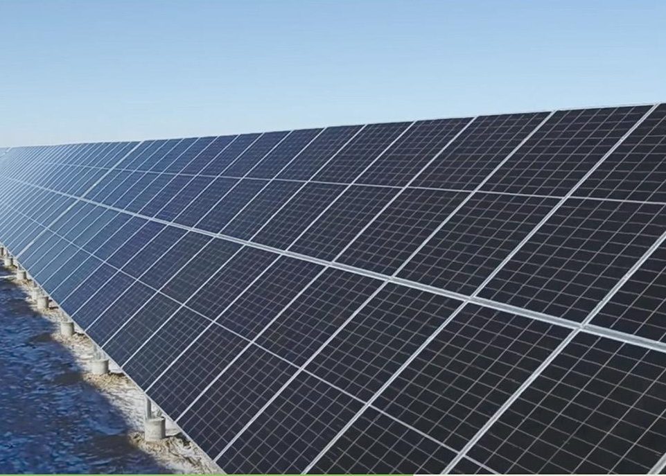 Sunit Right Banner solar array